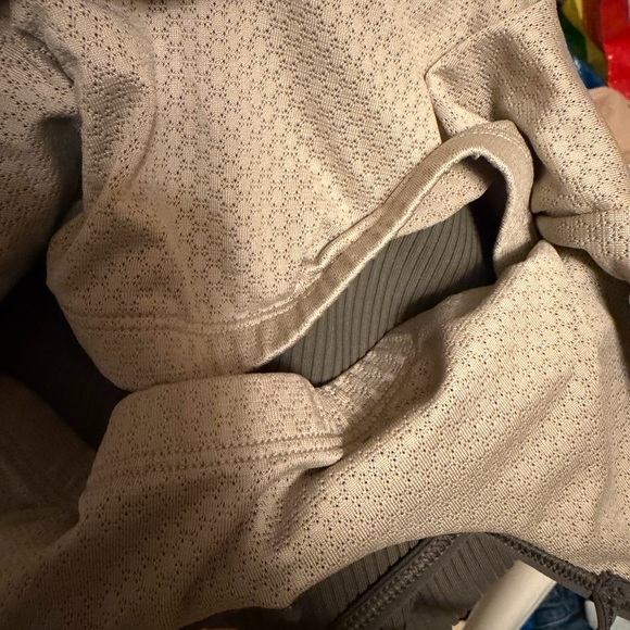 Vuori Rib Crop Tank Top Oregano Green Built in Bra - Picture 5 of 10